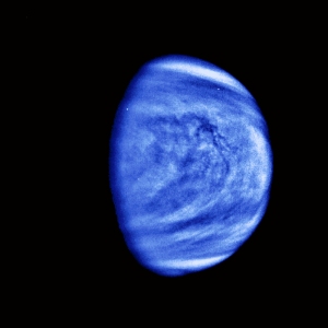 The atmosphere of Venus through a violet filter